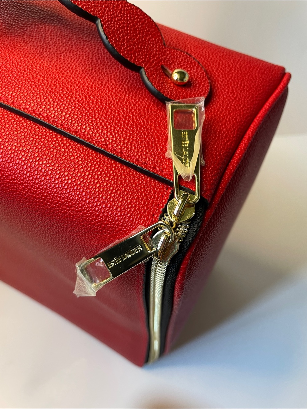 NWOT ESTĒE LAUDER Red Structured Travel Cosmetic Case. - Picture 2 of 9